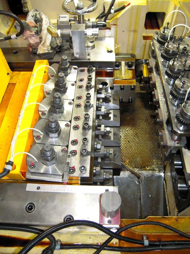 features of cold heading machines