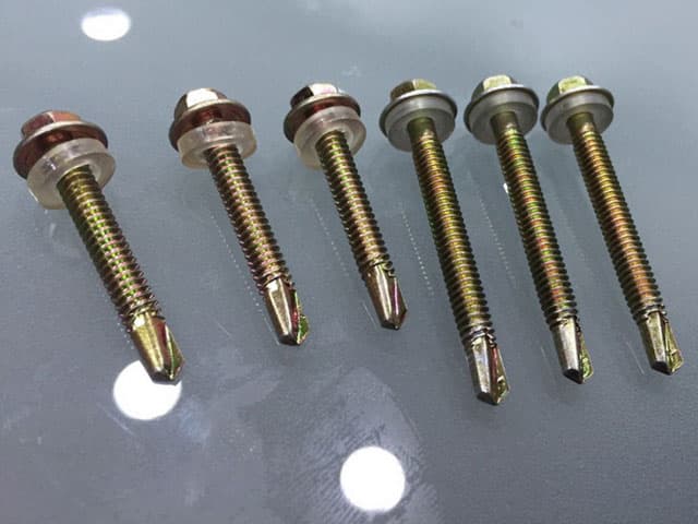 Self-tapping screw with a drill