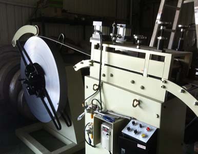 The mechanism of the automatic feeder