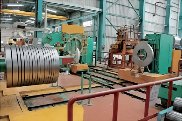 steel coil pickling and tilting system
