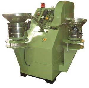 MACHINE FOR ASSEMBLY LOCK NUTS AND NYLON RINGS