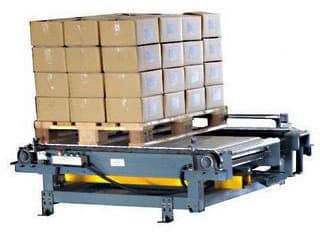 Slate type conveyor for pallet